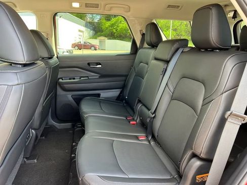 New 2026 Nissan Pathfinder SL AWD/4WD image 5