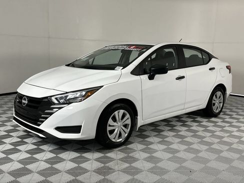 Certified 2025 Nissan Versa S w/ Trunk Package FWD image 4