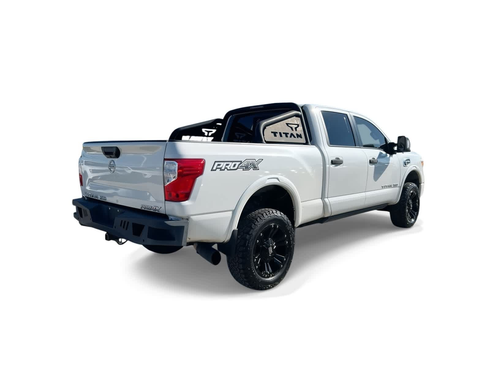 Used 2017 Nissan Titan PRO-4X w/ Pro-4x Convenience Package AWD/4WD image 8