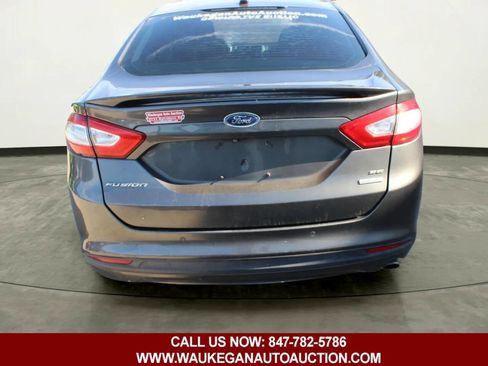 Used 2016 Ford Fusion SE w/ Equipment Group 201A FWD image 5