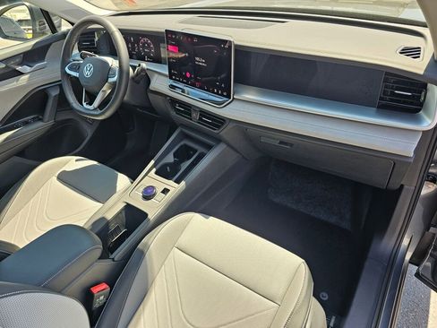 New 2026 Volkswagen Tiguan SE AWD/4WD image 15