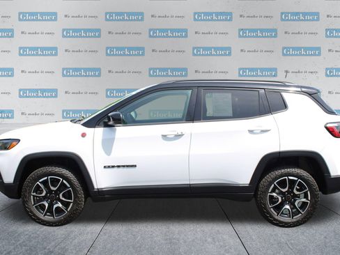 Used 2025 Jeep Compass Trailhawk AWD/4WD image 13