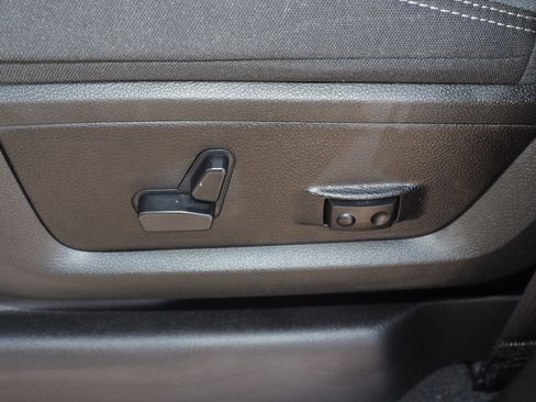 Used 2025 RAM 3500 Big Horn image 28