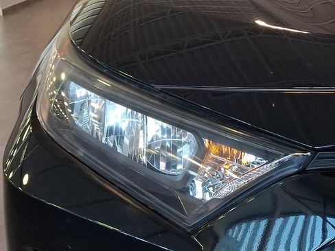 Used 2019 Toyota RAV4 LE w/ Carpet Mat Package AWD/4WD image 10