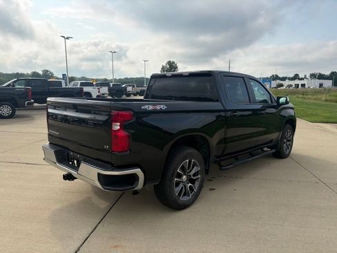 Used 2023 Chevrolet Silverado 1500 LT AWD/4WD image 6
