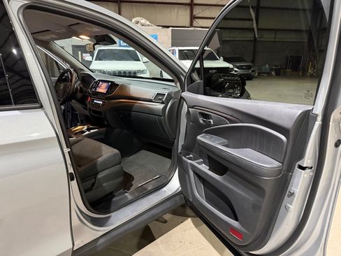 Used 2023 Honda Ridgeline Sport image 25