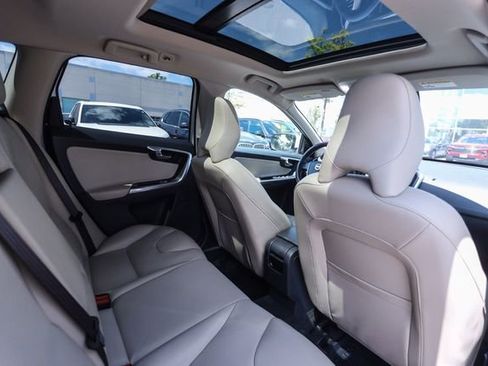 Used 2016 Volvo XC60 T5 Premier w/ Proximity Package AWD/4WD image 46
