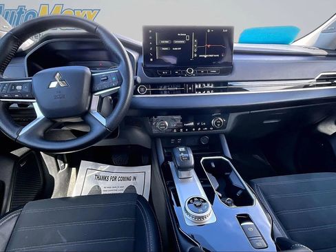 Used 2025 Mitsubishi Outlander SE AWD/4WD image 10