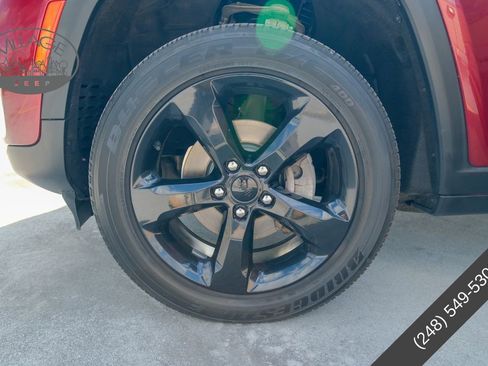 Used 2022 Jeep Grand Cherokee Altitude AWD/4WD image 10