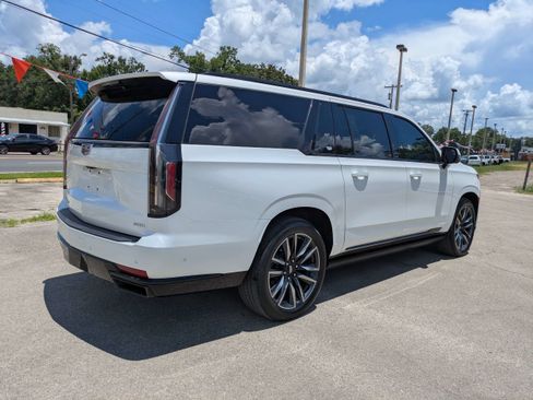 Used 2023 Cadillac Escalade ESV Sport Platinum RWD image 4