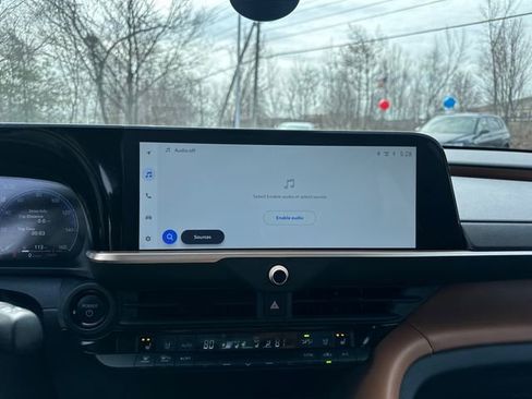 Used 2026 Toyota Crown Limited w/ Advanced Technology Package image 24