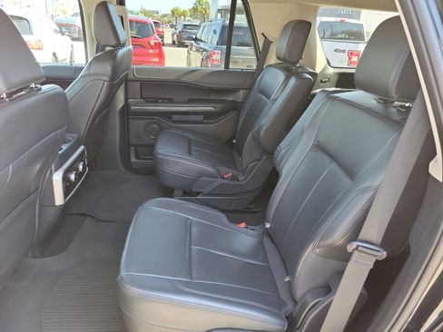 Used 2024 Ford Expedition XLT image 23