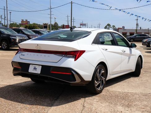 Used 2025 Hyundai Elantra SEL FWD image 21