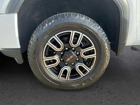 Used 2022 GMC Sierra 3500 AT4 w/ AT4 Premium Plus Package AWD/4WD image 13