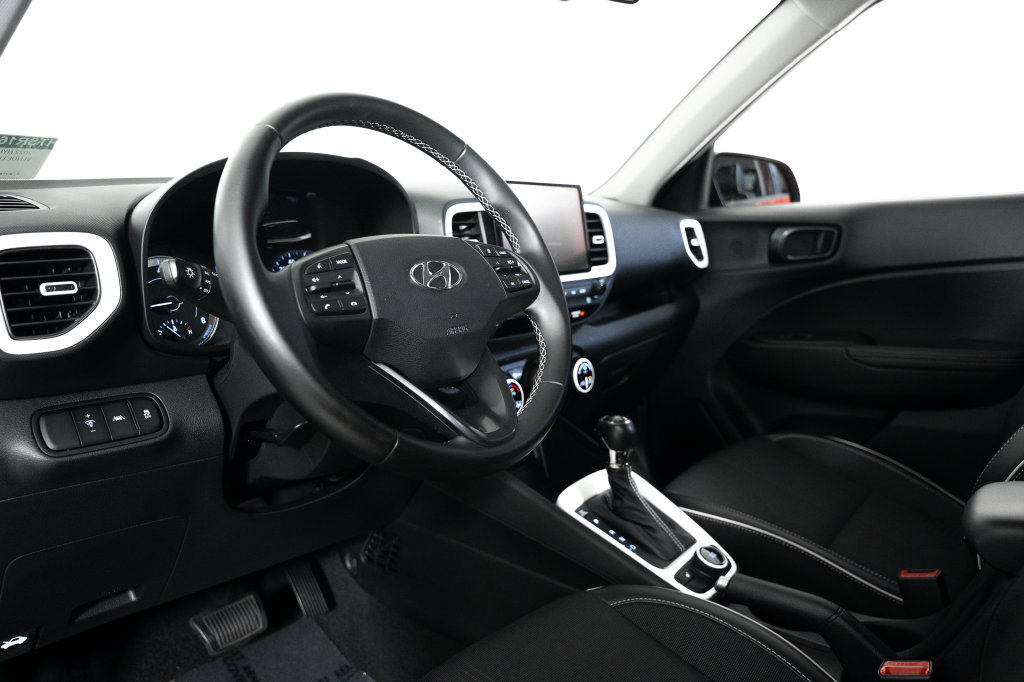 Certified 2022 Hyundai Venue Limited FWD image 26