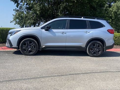 Used 2025 Subaru Ascent Onyx Edition w/ Onyx Package AWD/4WD image 10