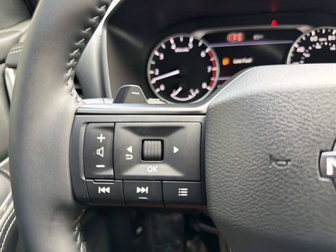 Used 2026 Nissan Rogue SV FWD image 18