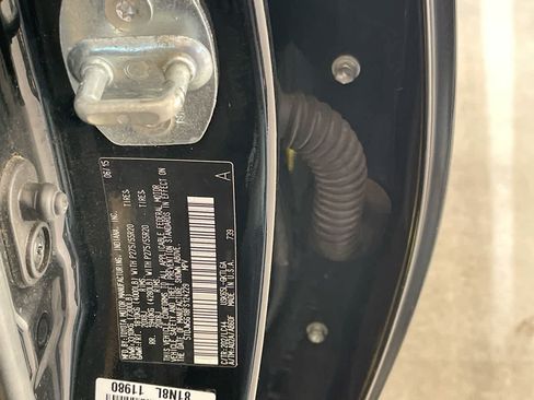Used 2015 Toyota Sequoia Limited AWD/4WD image 29