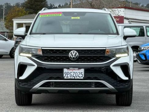 Used 2024 Volkswagen Taos SE AWD/4WD image 9