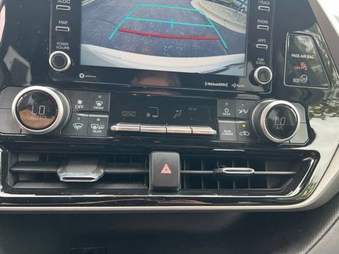 Used 2021 Toyota Highlander LE AWD/4WD image 21