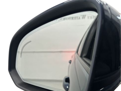 Used 2021 Volvo XC40 T5 Momentum image 20