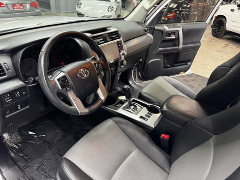 Used 2020 Toyota 4Runner SR5 Premium image 31