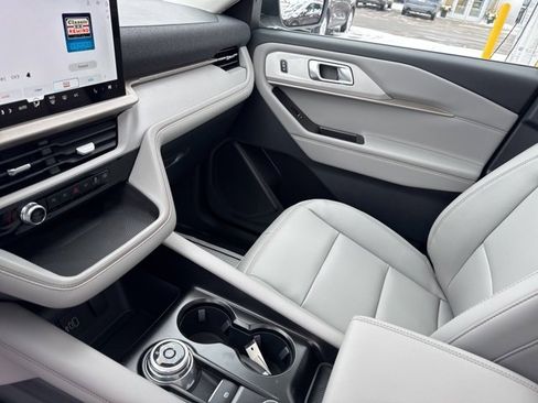 New 2026 Ford Explorer Active w/ Active Comfort Package image 17