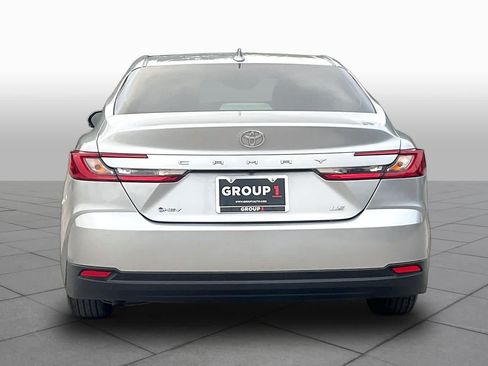 Used 2025 Toyota Camry LE w/ Convenience Package FWD image 5