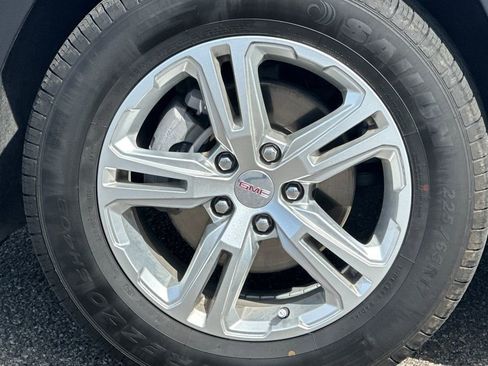 Used 2024 GMC Terrain SLE AWD/4WD image 27