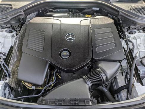 Certified 2025 Mercedes-Benz GLC 300 image 23