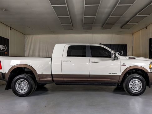 Used 2024 RAM 3500 Limited w/ Towing Technology Group AWD/4WD image 5