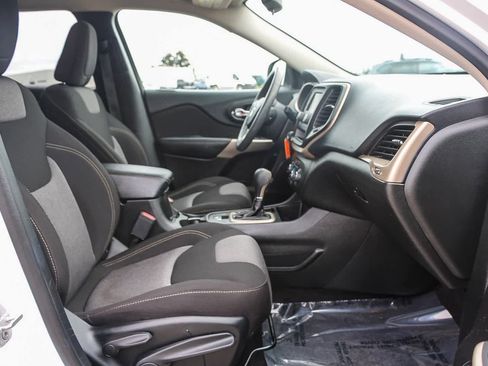 Used 2018 Jeep Cherokee Latitude image 16