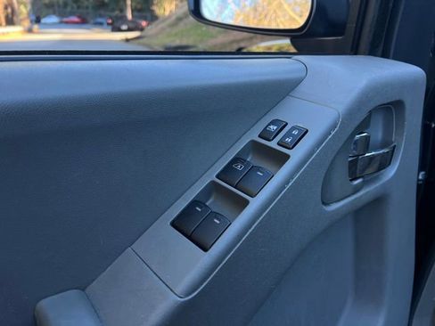 Used 2017 Nissan Frontier SV w/ SV Value Truck Package image 11