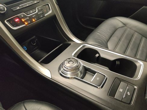 Used 2018 Ford Fusion SE w/ Equipment Group 602A image 26