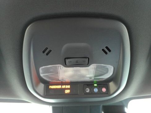 Used 2025 Chevrolet Trax RS w/ Driver Confidence Package FWD image 47
