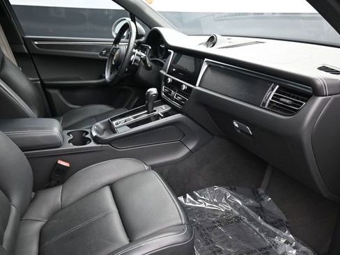 Used 2022 Porsche Macan GTS AWD/4WD image 18