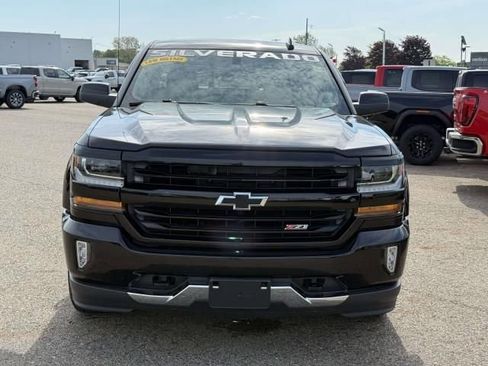 Used 2017 Chevrolet Silverado 1500 LT w/ All Star Edition AWD/4WD image 3