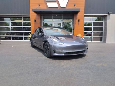 Used 2021 Tesla Model 3 Standard Range Plus RWD image 2
