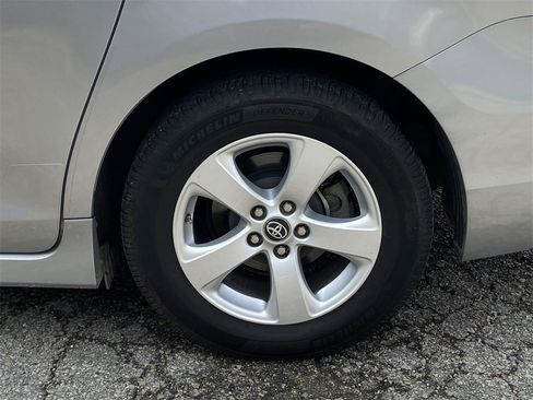 Used 2018 Toyota Sienna LE image 8