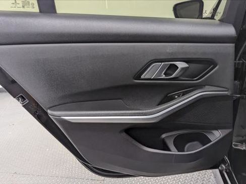 Used 2020 BMW 330i Sedan w/ Convenience Package RWD image 16