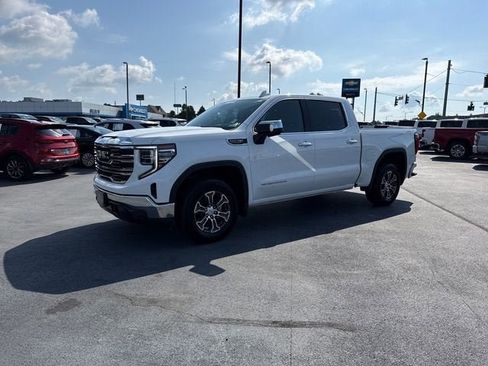 Used 2025 GMC Sierra 1500 SLT AWD/4WD image 7