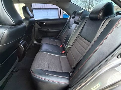 Used 2017 Toyota Camry SE w/ Moonroof Package image 21