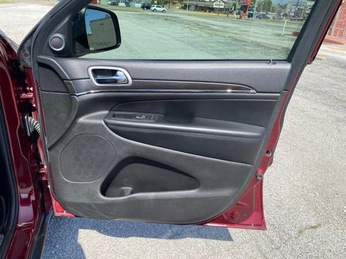 Used 2018 Jeep Grand Cherokee Limited AWD/4WD image 20