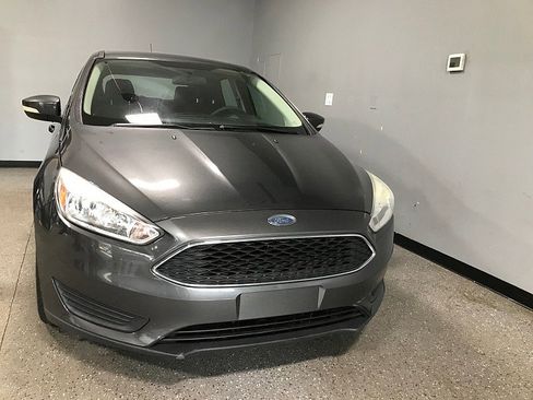 Used 2017 Ford Focus SE image 8