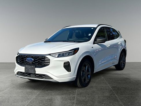 Used 2023 Ford Escape ST-Line w/ Tech Pack #1 image 3