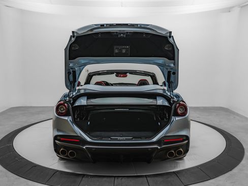 Certified 2022 Ferrari Portofino M image 24