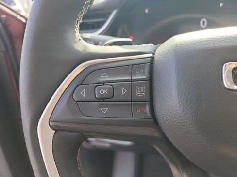 Used 2025 Jeep Grand Cherokee L Altitude image 28