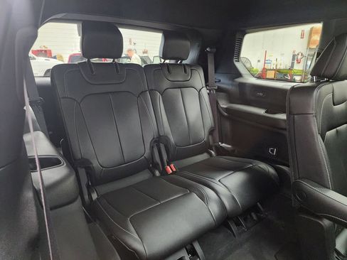 Used 2024 Jeep Grand Cherokee L Limited AWD/4WD image 34