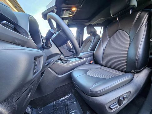 Used 2024 Toyota Highlander XSE image 38