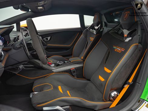 Used 2020 Lamborghini Huracan EVO image 26